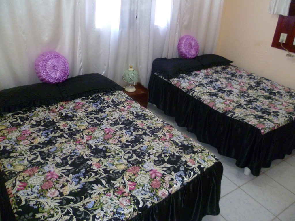 Sr. Roger y Sra. Otilia Appartement 1