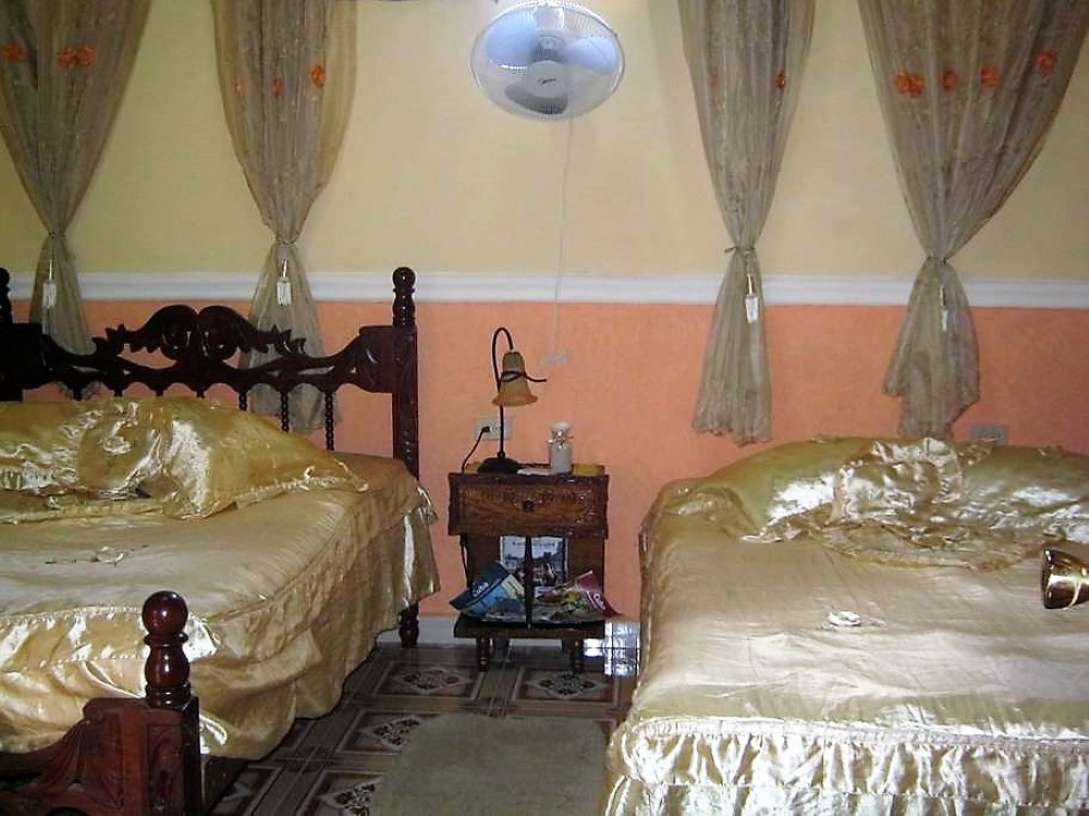 Hostal Maria de Rosas